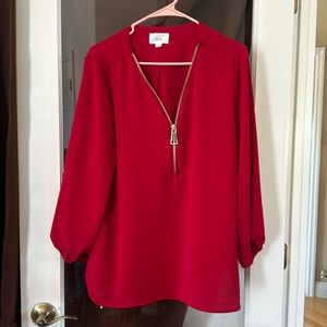 Red zippered top, very comfortable